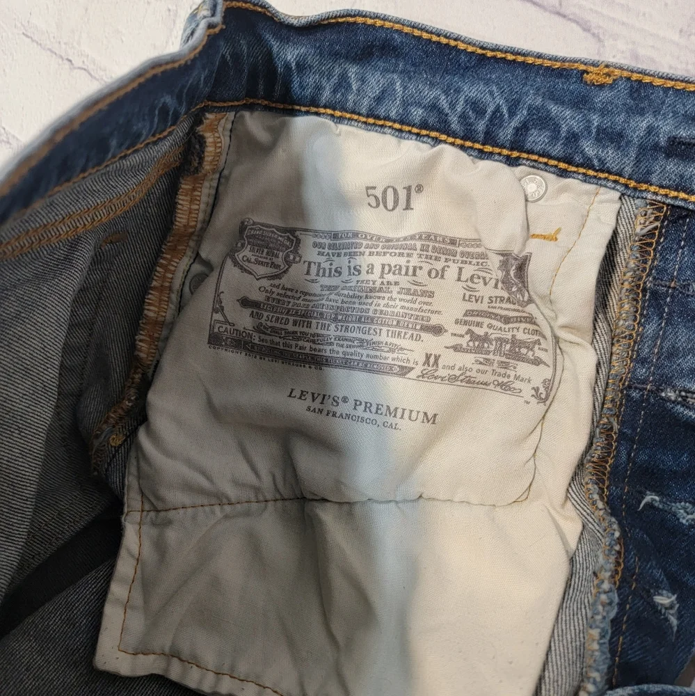 Levi's Premium Quality 501 Slouchy Bermuda Jean Cut Off High Rise Shorts 28 - Picture 10 of 13